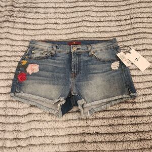 Light wash embroidered 7 for all mankind high waisted jean shorts size 28, new!